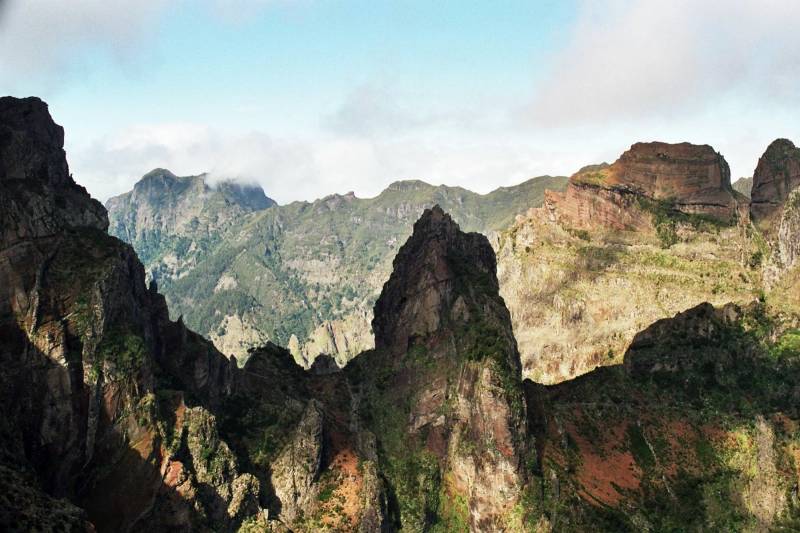 Montagnes à île de Madère au Portugal